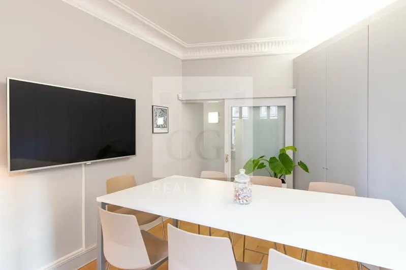 Office in Lyon to rent - Interior Photo - Image 2 of 4