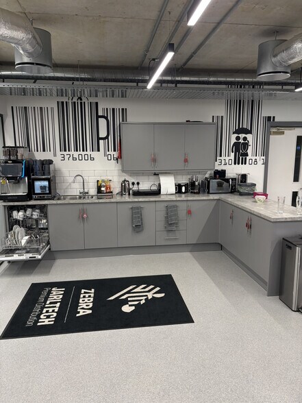 84-87 Queens Rd, Brighton to rent - Interior Photo - Image 3 of 10