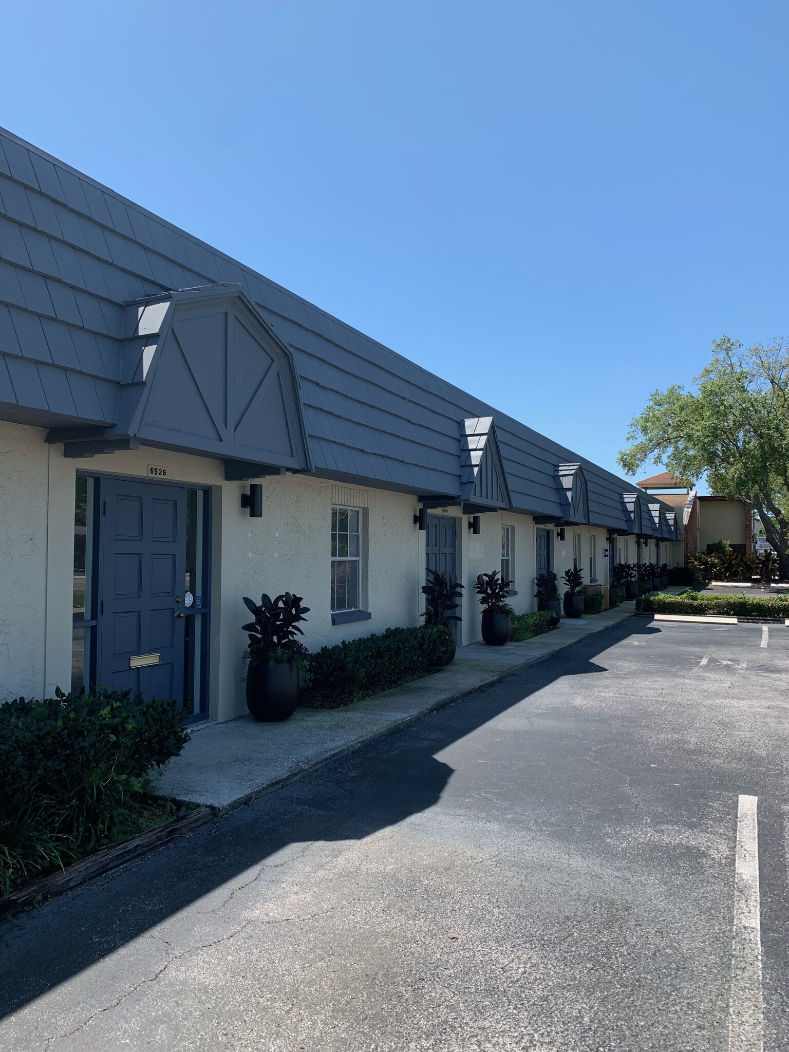 6526-6536 Central Ave, Saint Petersburg, FL for rent Building Photo- Image 1 of 9