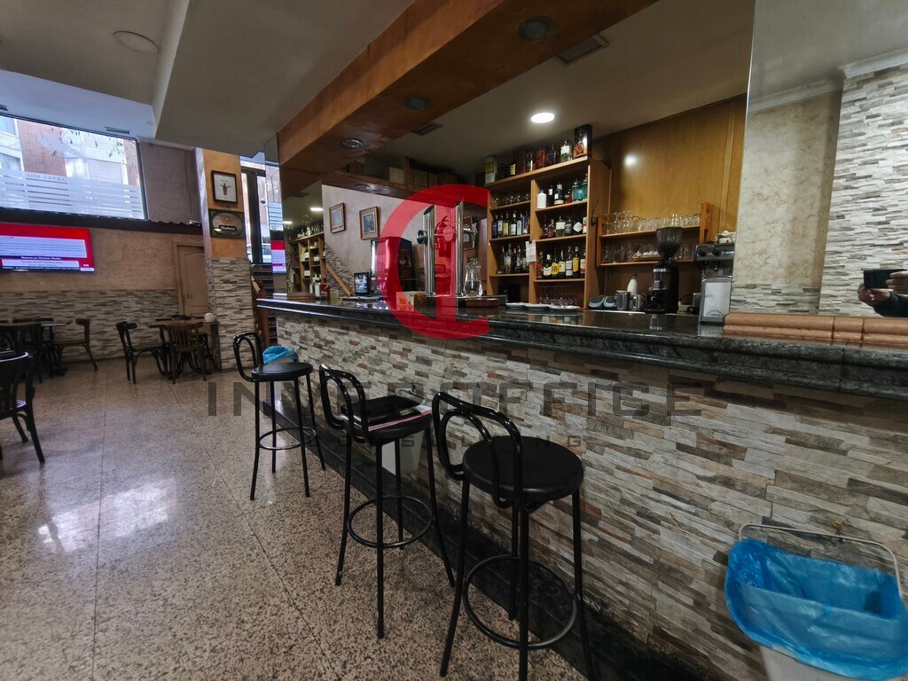 Madrid, MAD 28005 - Unit 1 -  - Interior Photo - Image 1 of 2