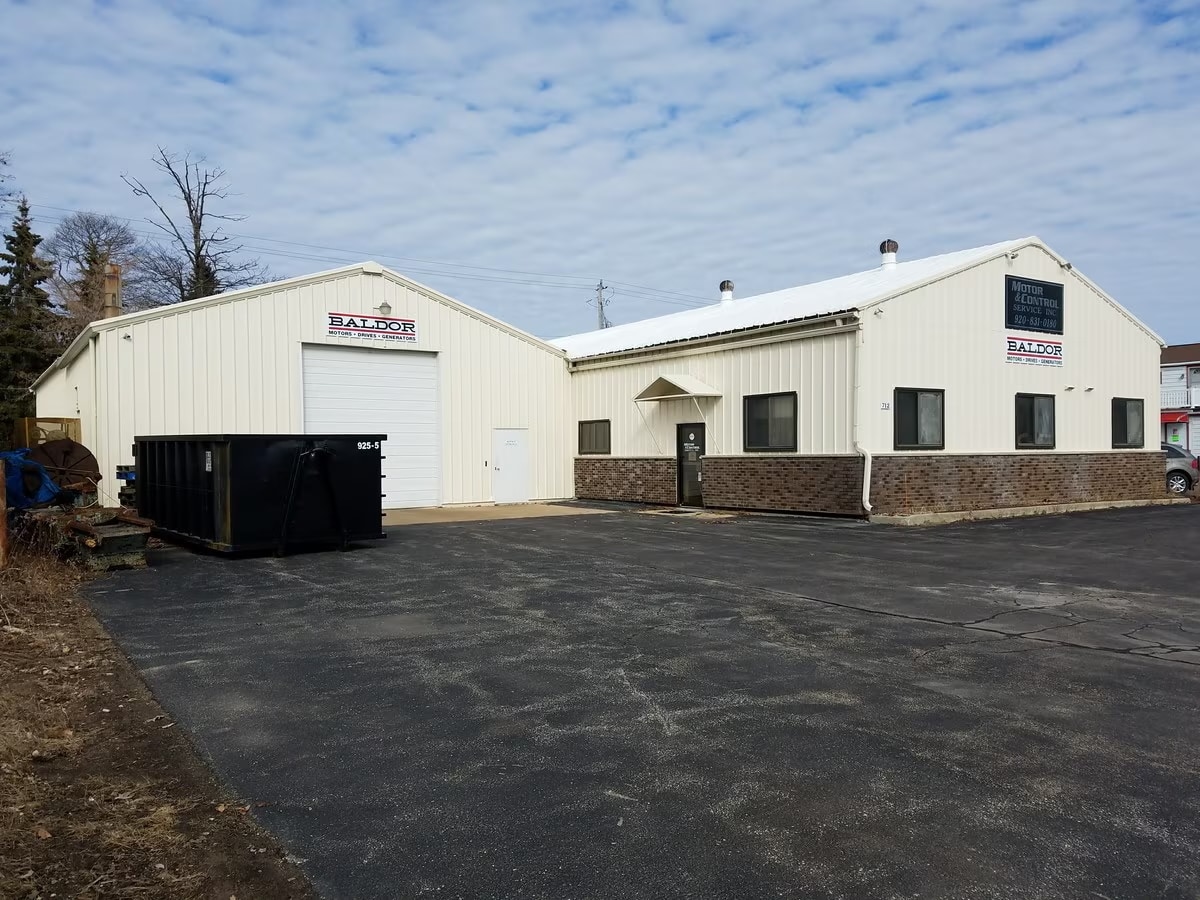 712 Valley Rd, Menasha, WI to rent Building Photo- Image 1 of 7
