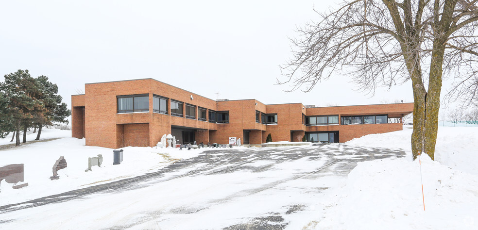 820 N Main St, Juneau, WI for sale - Primary Photo - Image 1 of 1