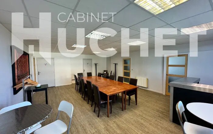 Location Bureaux 440 m² - Photo 1