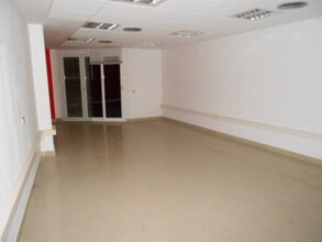 Office in Manresa, BAR for rent Building Photo- Image 2 of 3