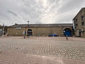 Bury Rd, Rossendale to rent Building Photo- Image 2 of 2