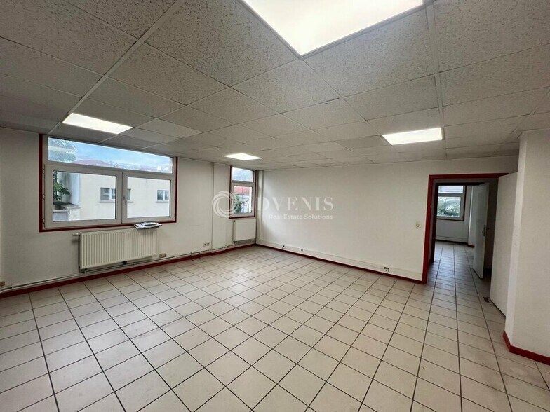 Office in Argenteuil to rent - Interior Photo - Image 2 of 6