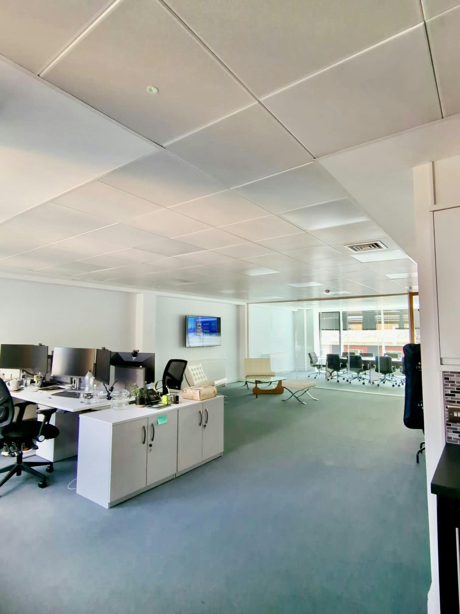 17C Curzon St, London to rent Interior Photo- Image 1 of 5