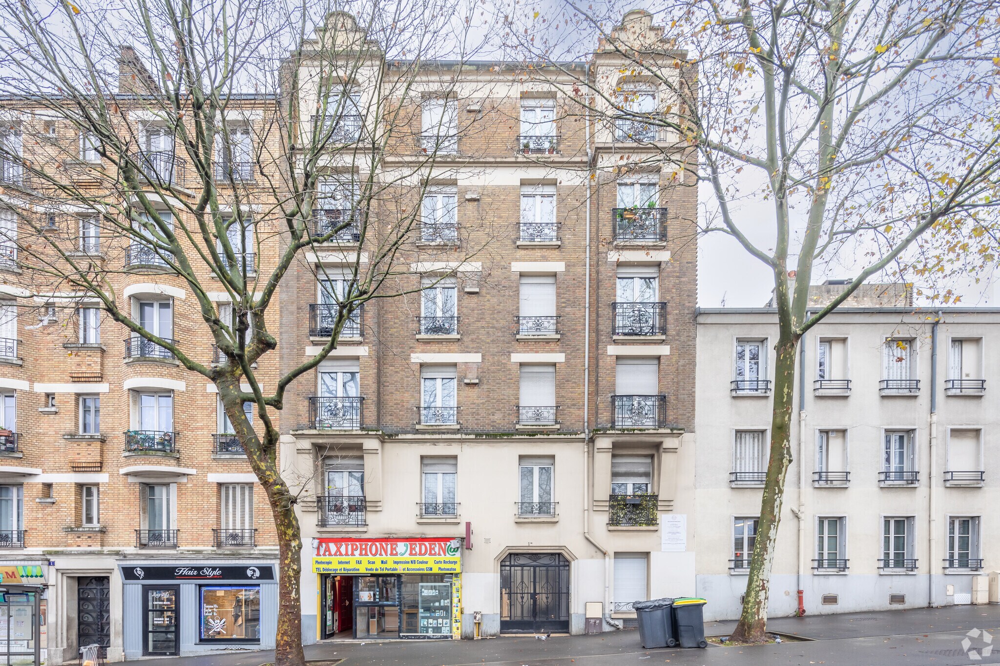 Retail in Le Kremlin-Bicêtre to rent Primary Photo- Image 1 of 3