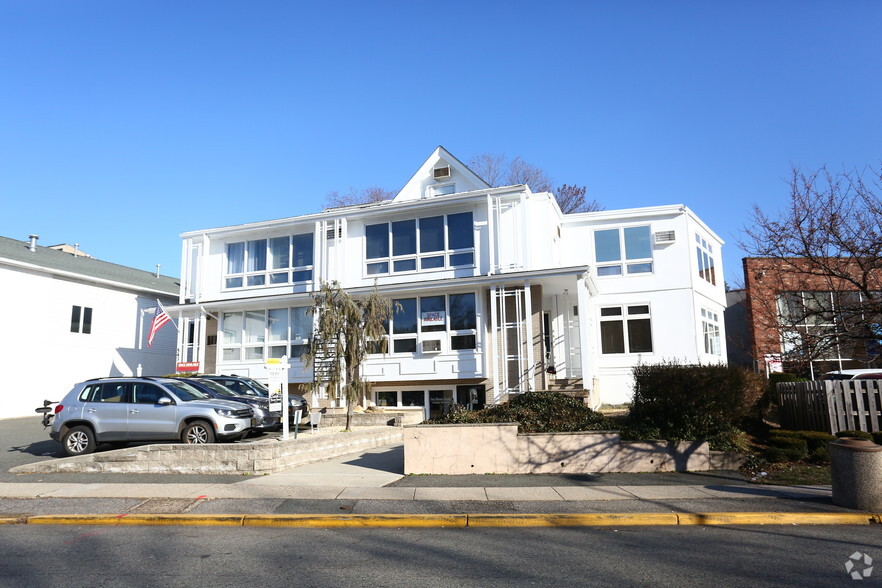 543 Valley Rd, Upper Montclair, NJ for rent - Primary Photo - Image 1 of 5