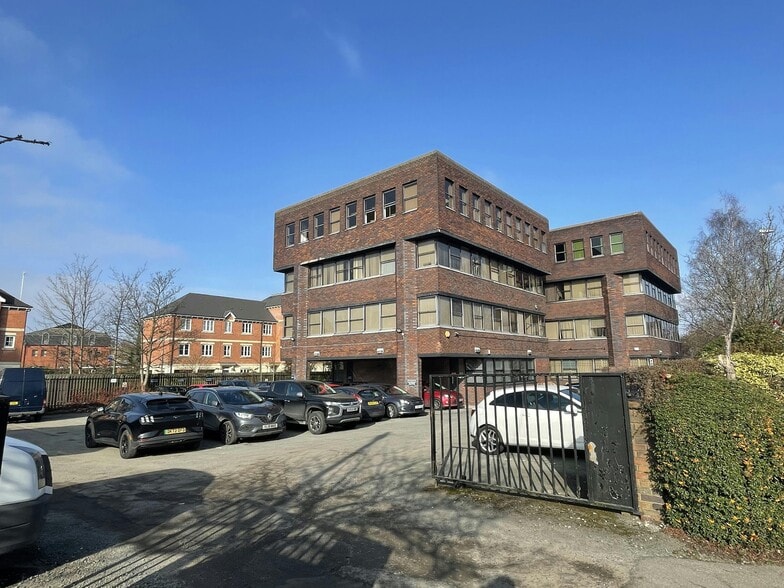 56 Warwick Rd, Solihull to rent - Building Photo - Image 3 of 8