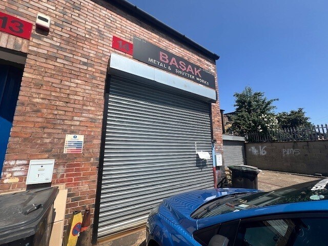 14 Stonebridge Rd, London for sale Primary Photo- Image 1 of 1