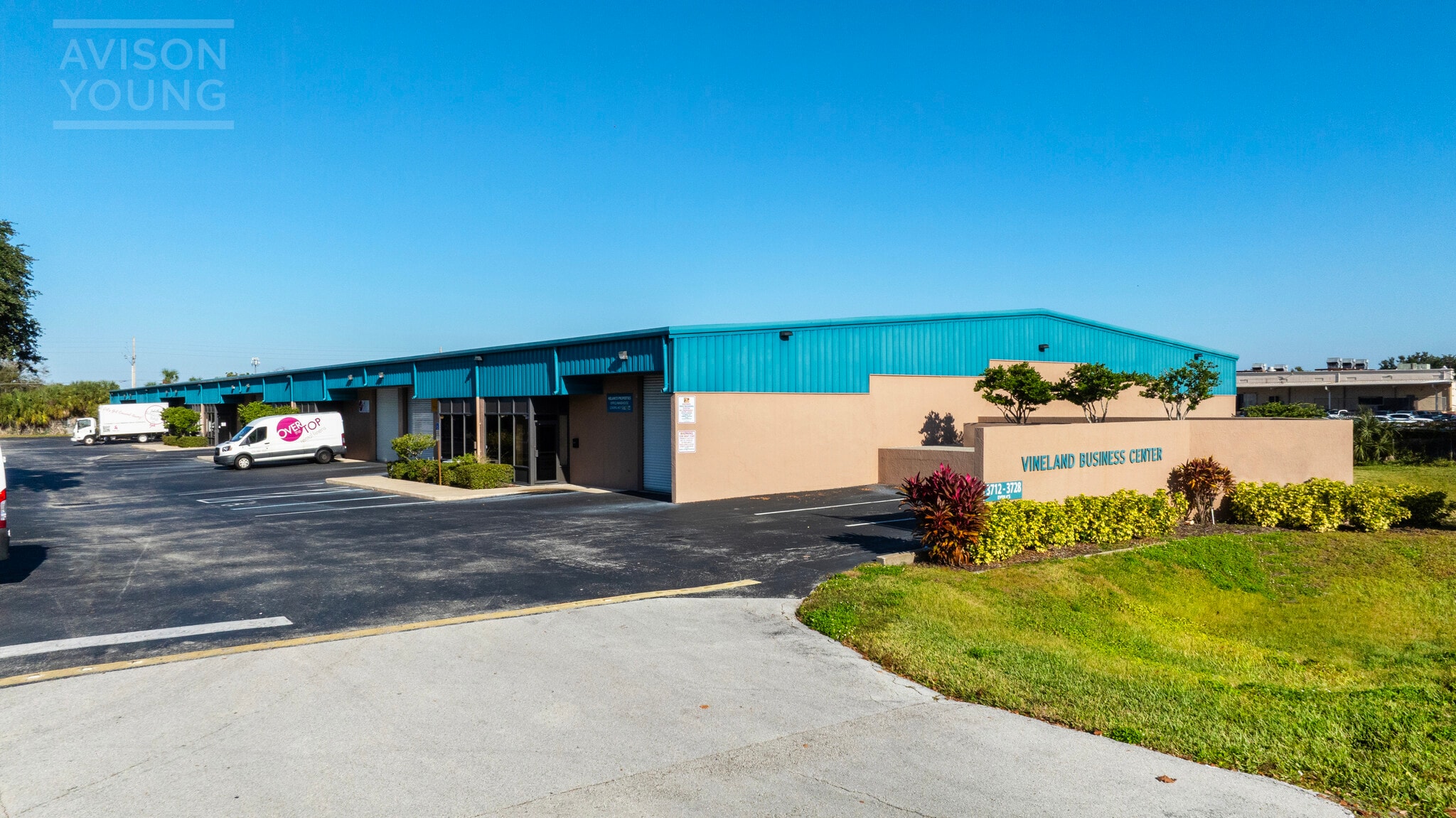 3712-3728 Vineland Rd, Orlando, FL to rent Building Photo- Image 1 of 21