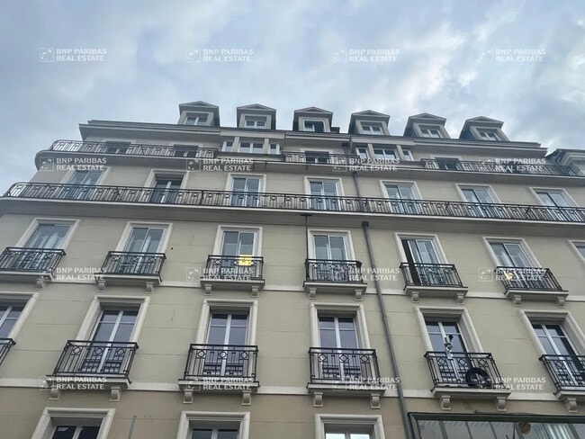 Location Bureaux 147 m²