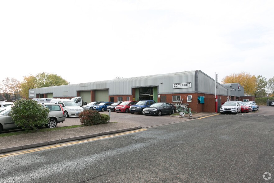 11 Shipston Close, Worcester to rent - Primary Photo - Image 1 of 3