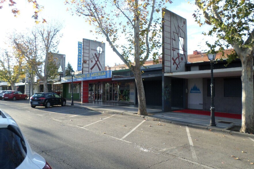 Retail in Villaviciosa de Odón, Madrid for sale - Building Photo - Image 1 of 2