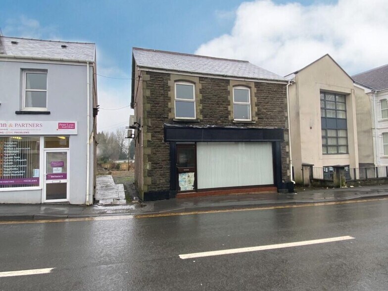 44 College St, Ammanford for sale - Primary Photo - Image 1 of 1