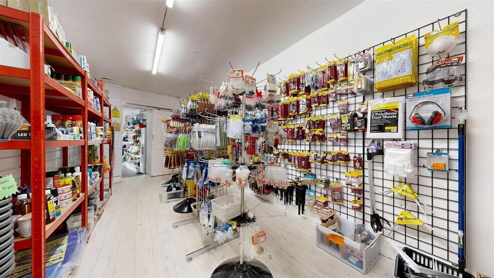 36-37 Easton Sq, Portland for sale - Building Photo - Image 2 of 11