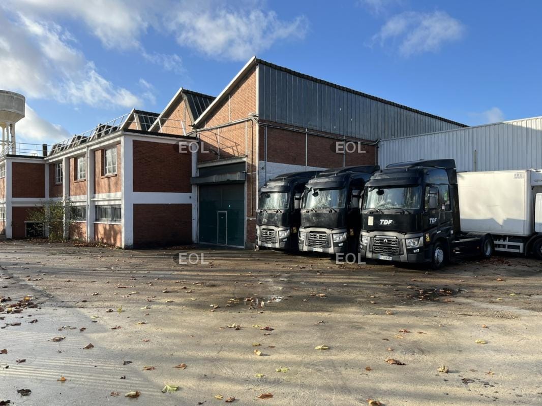 Light Industrial in Villeneuve-la-Garenne to rent Building Photo- Image 1 of 6