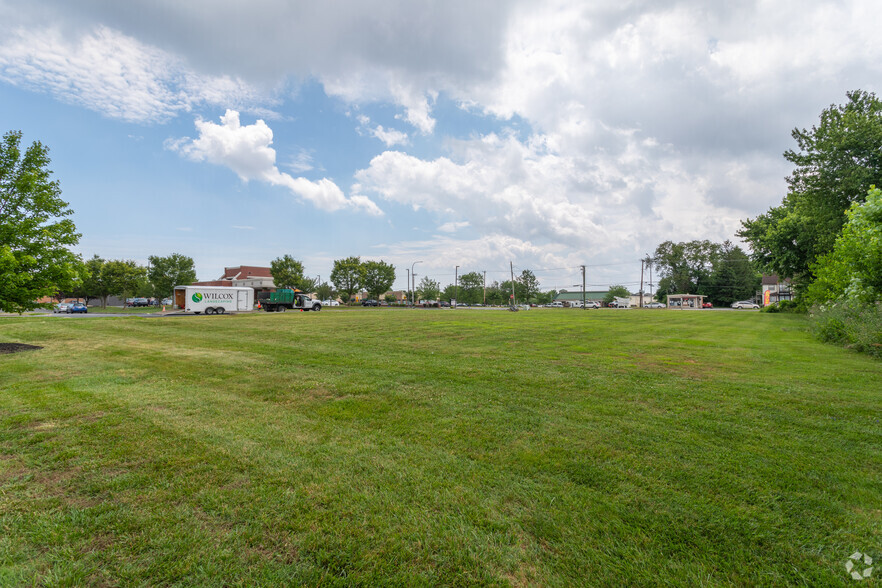 1110 Forrest Ave, Dover, DE for rent - Primary Photo - Image 1 of 5