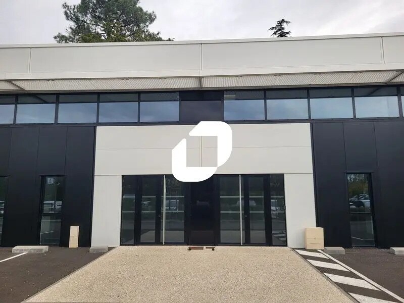 Office in Mérignac to rent Building Photo- Image 1 of 11