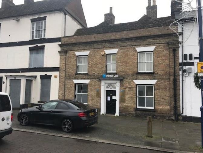 8 Market Sq, St Neots for sale Primary Photo- Image 1 of 1