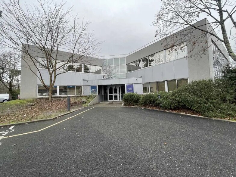Office in Mérignac to rent - Building Photo - Image 1 of 7