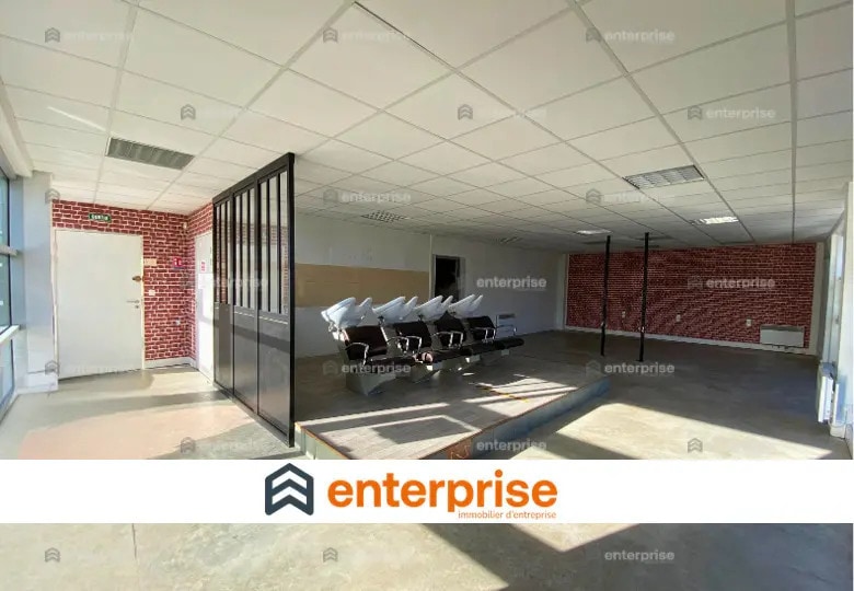 Location Commerce 92 m² - Photo 1