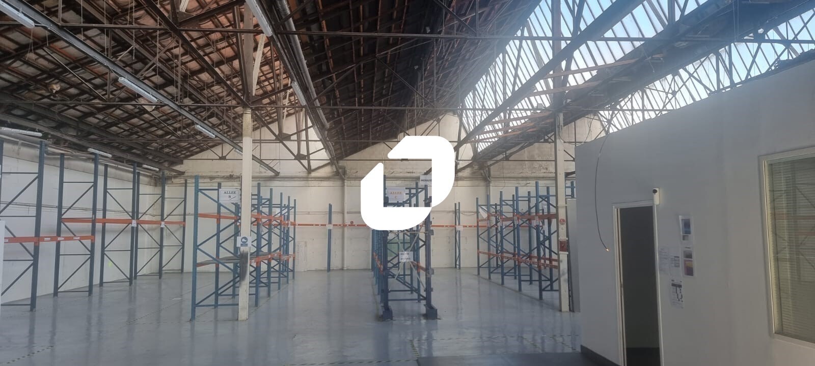 Light Industrial in Pantin to rent Interior Photo- Image 1 of 16