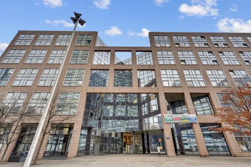2 Place Des Vosges, Courbevoie to rent Building Photo- Image 1 of 15
