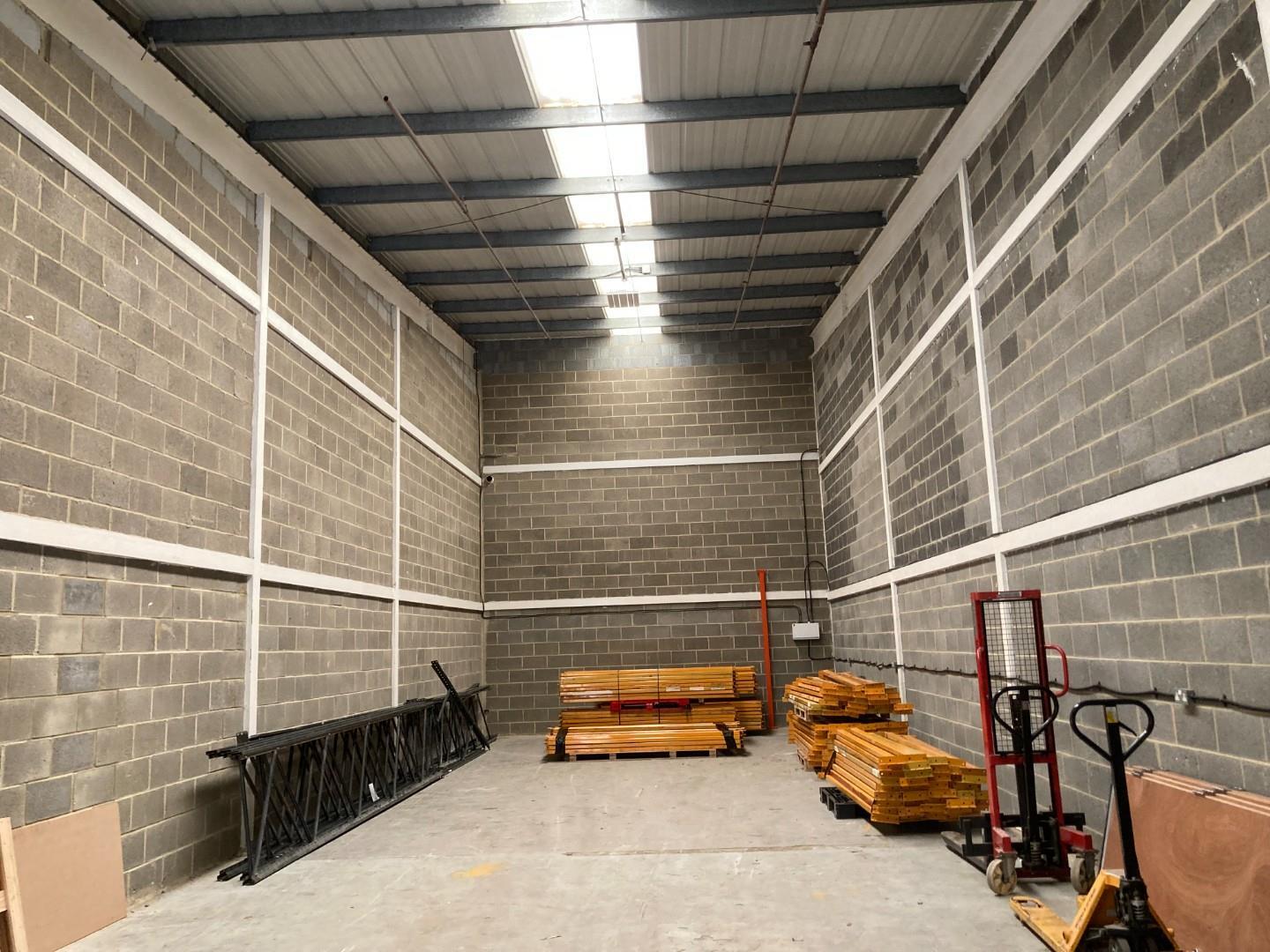 33 Bellingham Dr, Newcastle Upon Tyne to rent Interior Photo- Image 1 of 5