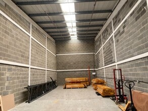 33 Bellingham Dr, Newcastle Upon Tyne to rent Interior Photo- Image 1 of 5