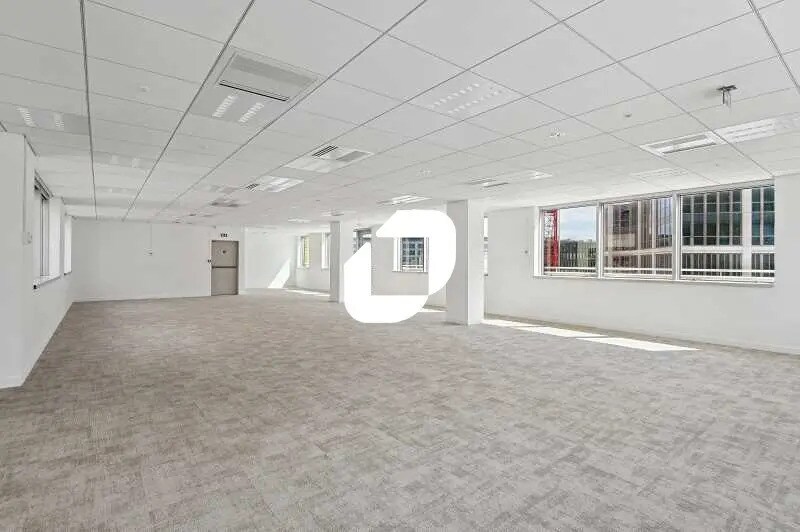 Office in Clichy to rent Interior Photo- Image 1 of 1