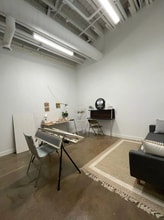 1757 N Kimball Ave, Chicago, IL to rent Interior Photo- Image 2 of 4