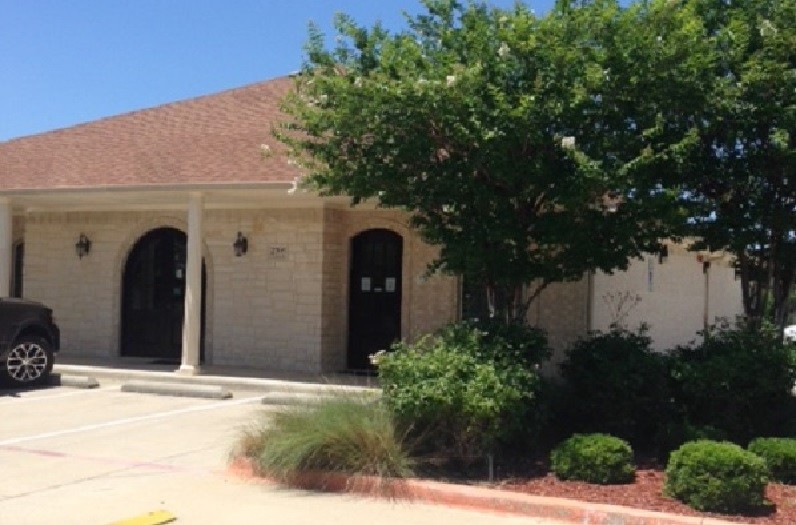 2705 W Arkansas Ln, Arlington, TX for sale - Building Photo - Image 1 of 1