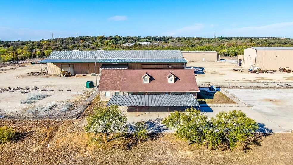 520 Tradeway Dr, Mineral Wells, TX for sale - Building Photo - Image 2 of 38