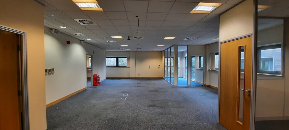 Wildwood Dr, Worcester to rent - Interior Photo - Image 3 of 7