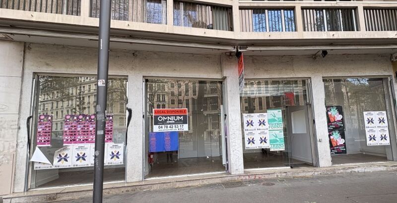 Retail in Lyon to rent Building Photo- Image 1 of 11