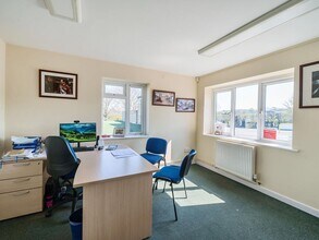 Barrows Hl, East Chinnock to rent Interior Photo- Image 1 of 4