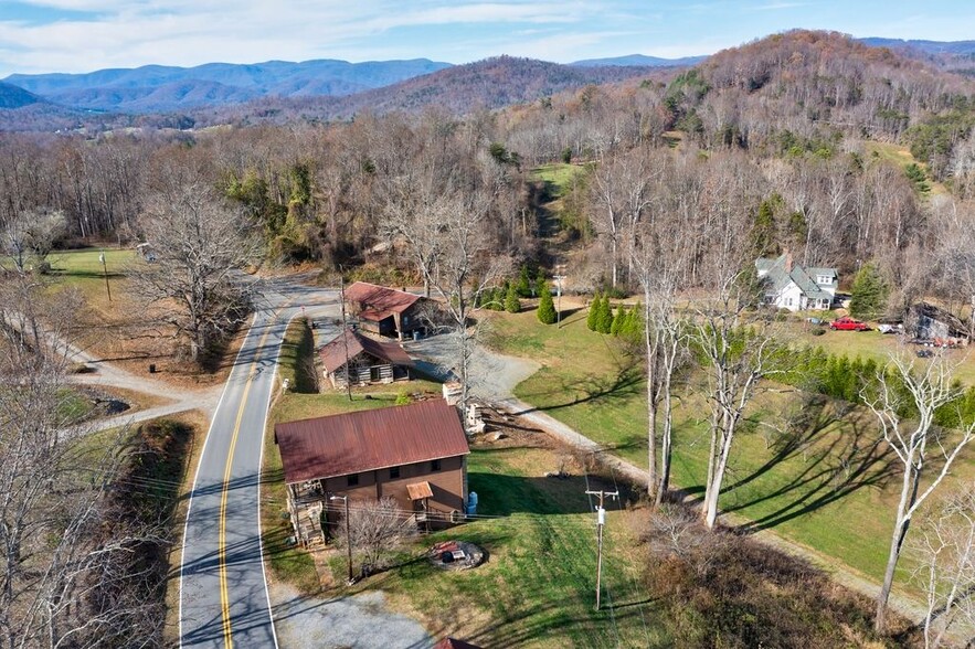 11964 Austin Traphill, Traphill, NC for sale - Primary Photo - Image 1 of 1