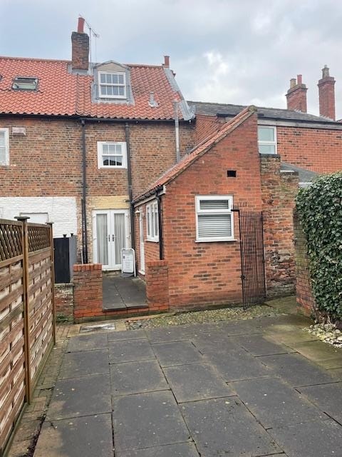 9 Landress Ln, Bishop Burton for sale Building Photo- Image 1 of 6