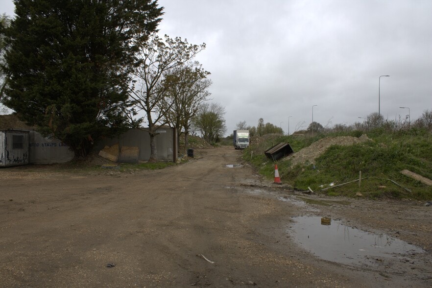 3 Taylors Rd, Hitchin to rent - Building Photo - Image 2 of 3