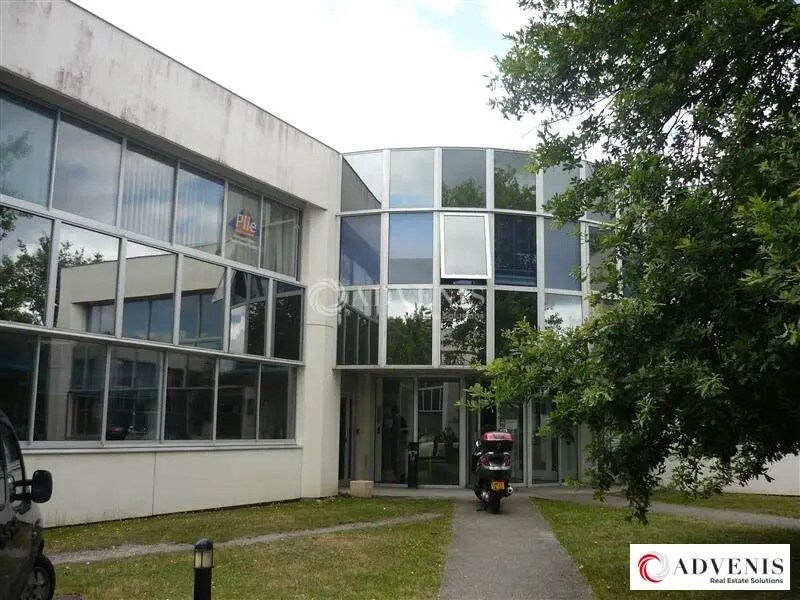 Office in Mérignac to rent Building Photo- Image 1 of 2