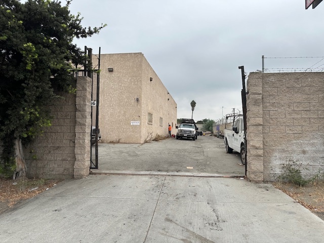 1136 S Santa Fe Ave, Compton, CA for rent - Building Photo - Image 1 of 7