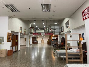 Retail in Madrid, Madrid to rent Interior Photo- Image 1 of 7