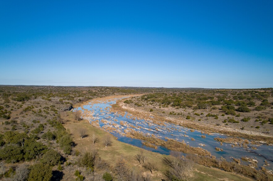 2064 N US HIGHWAY 281, JOHNSON CITY, TX for sale - Primary Photo - Image 1 of 1