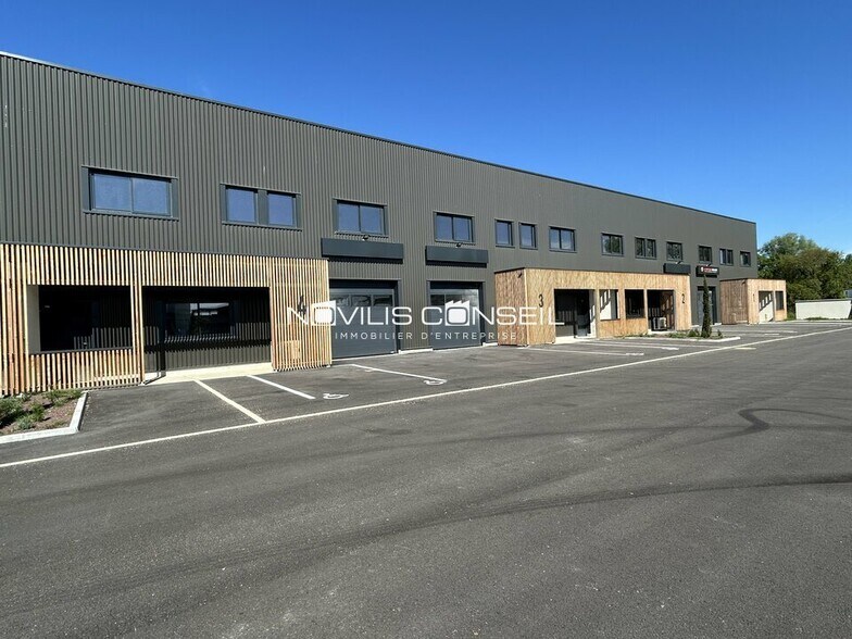 Light Industrial in Launaguet to rent - Building Photo - Image 3 of 13