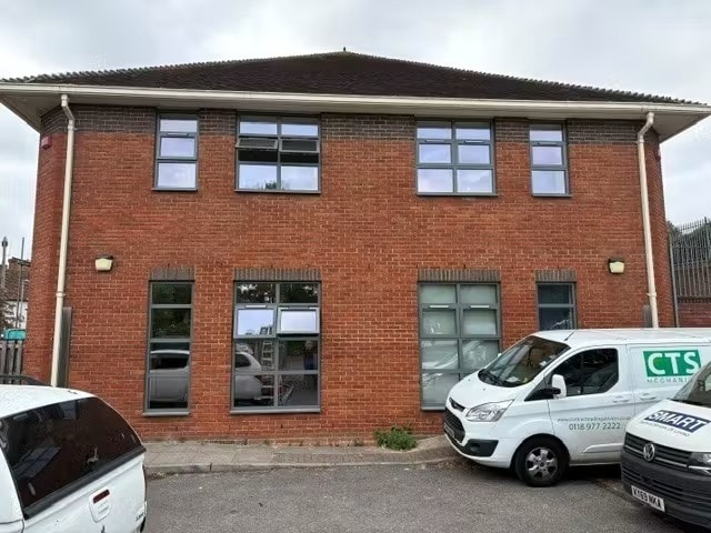 50 Denmark St, Wokingham to rent - Building Photo - Image 2 of 2