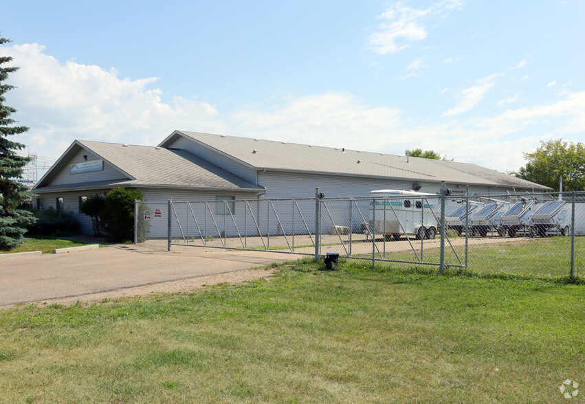 12215 William Short Rd NW, Edmonton, AB for sale - Primary Photo - Image 1 of 3