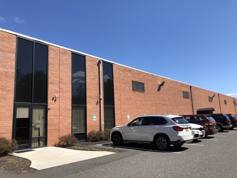 26 Kennedy Blvd, East Brunswick, NJ 08816 UK