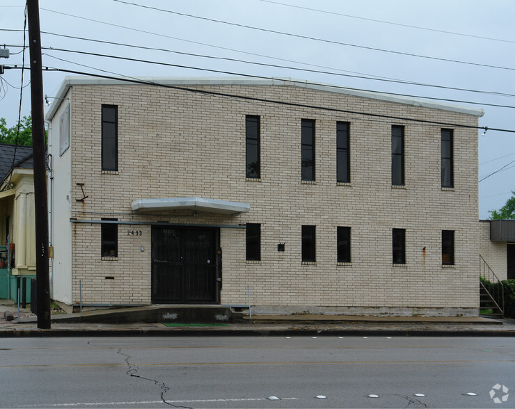 2493 Calder Ave, Beaumont, TX for sale - Primary Photo - Image 1 of 1